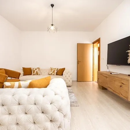 Apartament Nur With Garden *